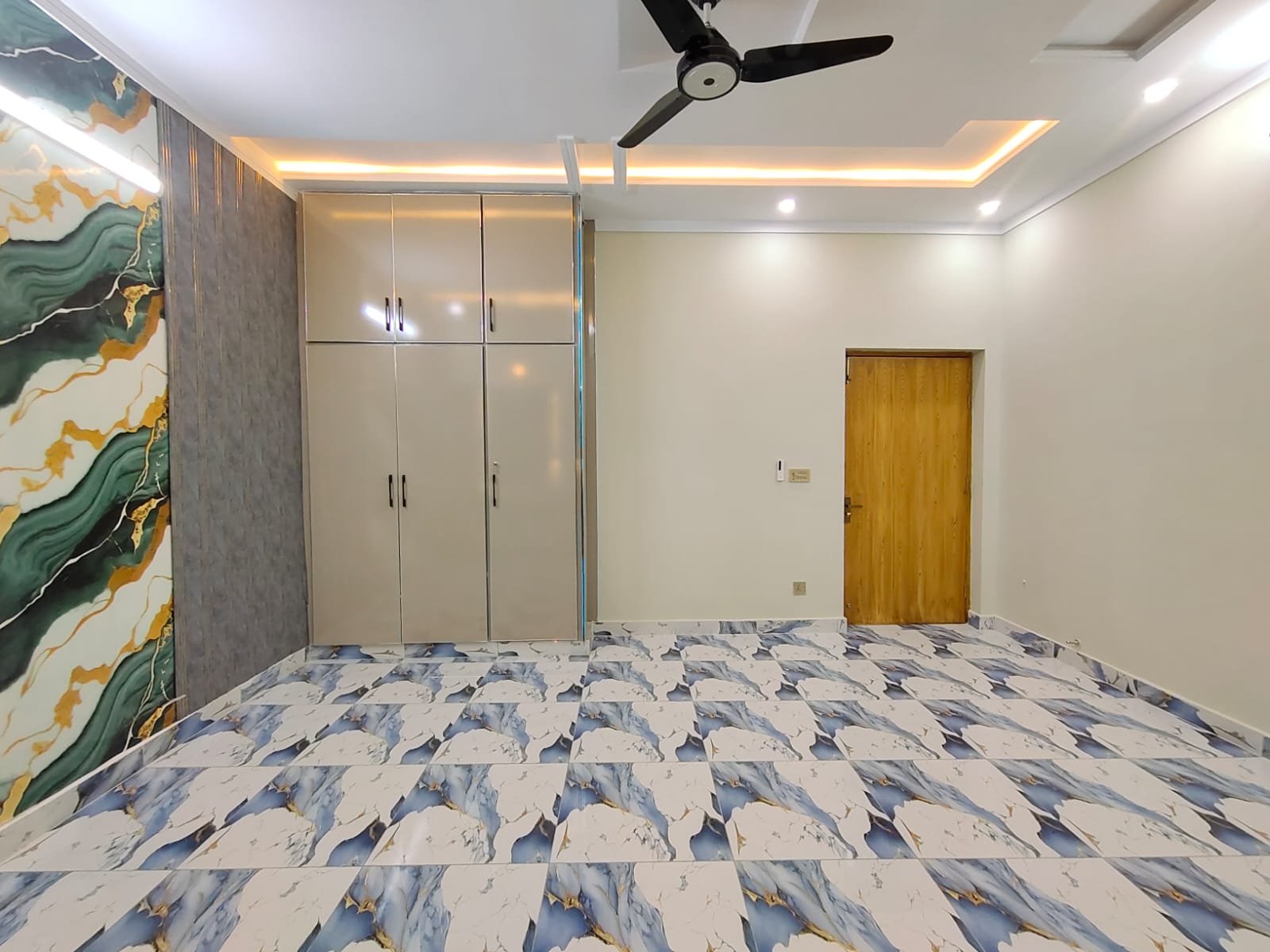 WhatsApp Image 2025-09-08 at 2.39.11 AM (1)